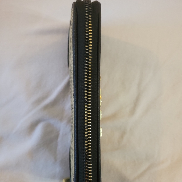 Juicy Couture Black and Cream Signature Wallet - Picture 5 of 9